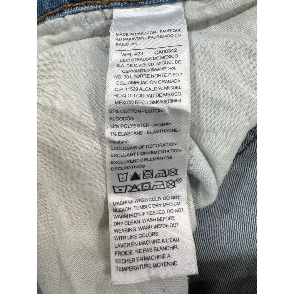 Signature by Levi Strauss & Co. signature by